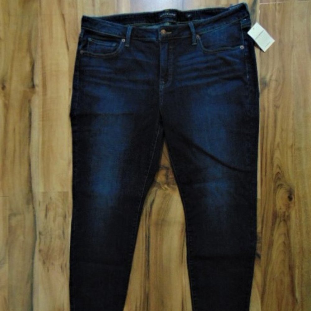 Lucky Brand Plus , Lolita Mid-Rise Curvy Fit Jean